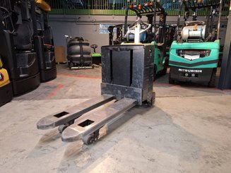 Transpaleta con conductor acompañante Caterpillar NPP20N2E - 8