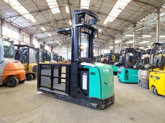 Preparadoras de pedidos con cabina de mando elevable Caterpillar NOH10N