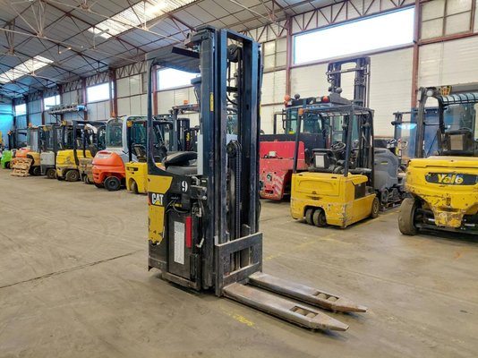 Apilador con plataforma Caterpillar NSR20N - 1