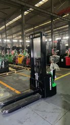 Apilador con conductor acompañante Hangcha CDD12-AMC2-Li