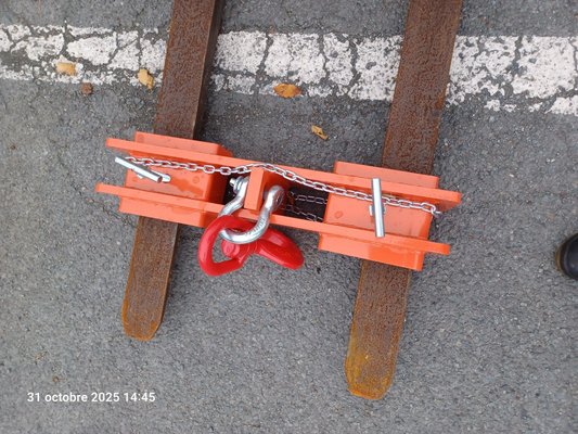 Accesorio de mantenimiento - Crochet porte charge enfourchable