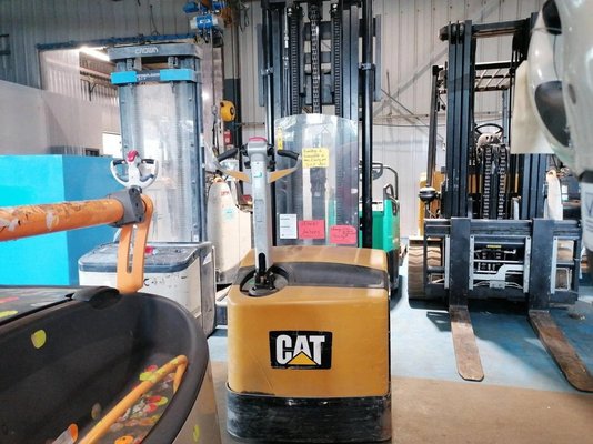 Apilador con conductor acompañante Caterpillar NSP16N - 1