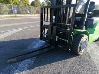 Carretilla contrapesada de 4 ruedas Hangcha XC35i