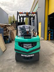Carretilla contrapesada de 4 ruedas Mitsubishi FG18N