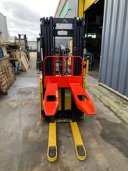 Apilador Yale MS12X