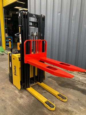 Apilador Yale MS12X - 1