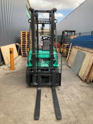 Carretilla contrapesada de 4 ruedas Mitsubishi FG18N