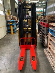 Apilador Yale MS12X