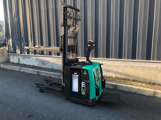 Apilador con plataforma Mitsubishi SBV12P - 4