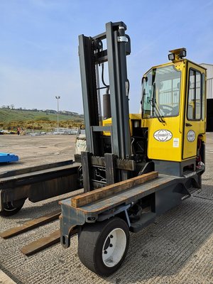 Carretilla multidireccional carga lateral Combilift C12000 - 1