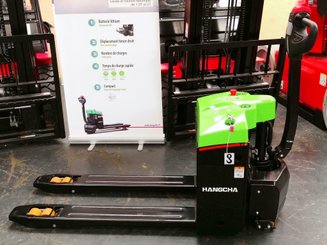 Transpaleta con conductor acompañante Hangcha CBD20-I