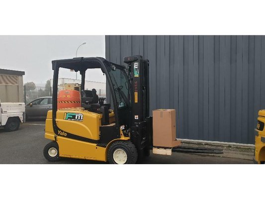 Carretilla eléctrica Yale ERP30VL - 1