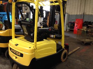 Carretilla contrapesada de 3 ruedas Hyster J1.8XNT - 1