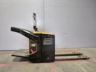 Transpaleta con plataforma Caterpillar NPV20N2 - 5