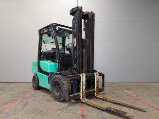 Carretilla contrapesada de 4 ruedas Yale GLP35