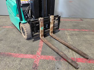 Carretilla contrapesada de 3 ruedas Yale ERP15VTSWB - 7