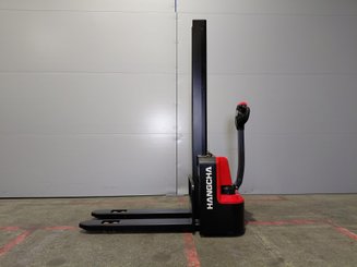 Apilador con conductor acompañante Hangcha CDD12-AMC2 