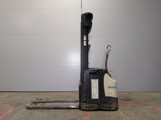 Apilador Crown ESI4000-14