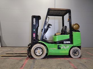 Carretilla elevadora a gas Clark CGP25 - 4