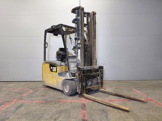 Carretilla contrapesada de 3 ruedas Caterpillar EP20PNT - 1