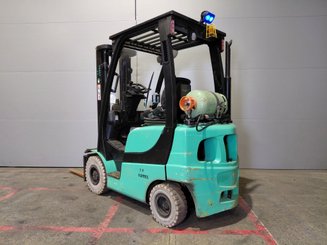 Carretilla contrapesada de 4 ruedas Yale GLP20SX - 2