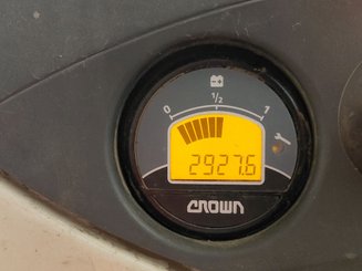 Transpaleta con conductor acompañante Crown WP3020-2.0