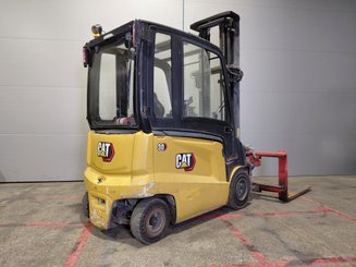 Carretilla contrapesada de 4 ruedas Caterpillar EP30CN