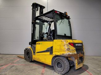 Carretilla contrapesada de 4 ruedas Hyundai 45B9