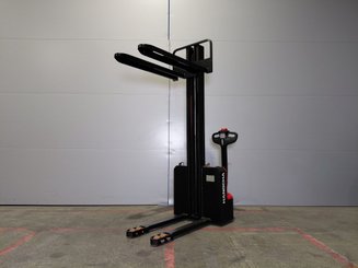 Apilador con conductor acompañante Hangcha CDD12-AMC2  - 6