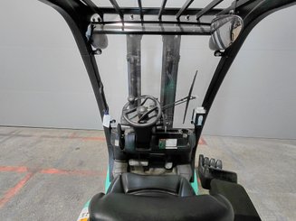 Carretilla contrapesada de 4 ruedas Yale GLP20SX - 7