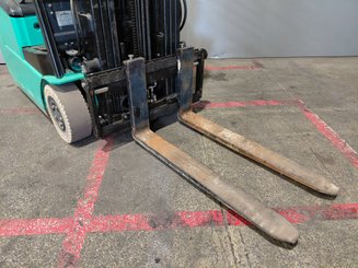 Carretilla contrapesada de 3 ruedas Mitsubishi FB15PNT