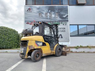 Carretilla contrapesada de 4 ruedas Caterpillar GP45NTD