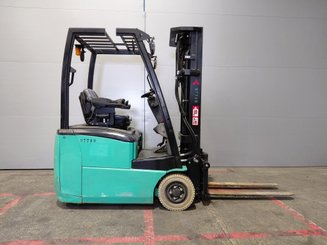Carretilla contrapesada de 3 ruedas Mitsubishi FB15PNT
