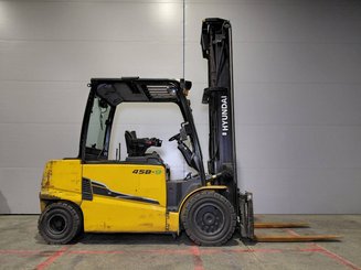 Carretilla contrapesada de 4 ruedas Hyundai 45B9