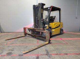 Carretilla contrapesada de 4 ruedas Yale ERP45VL