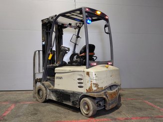 Carretilla contrapesada de 4 ruedas Crown SCF6040-18 - 2