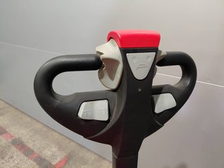Apilador con conductor acompañante Hangcha CDD16-AC1-L