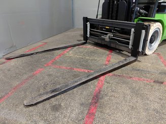 Carretilla contrapesada de 4 ruedas Hangcha XC80i-600 (CPD80-XCY2-SI)