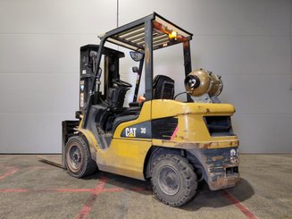 Carretilla contrapesada de 4 ruedas Caterpillar GP30NTD