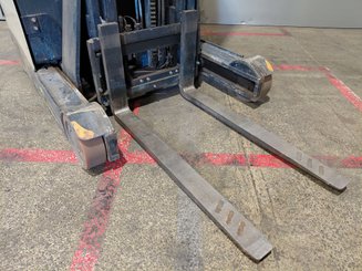 Carretilla retráctil Crown ESR 5260 - 8