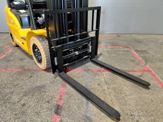 Carretilla contrapesada de 4 ruedas Hangcha XE25i ( CPD25-XEY2HA-SI )