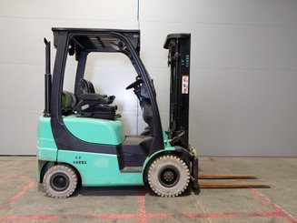 Carretilla contrapesada de 4 ruedas Yale GLP20SX - 5