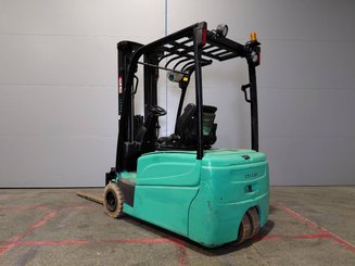 Carretilla contrapesada de 3 ruedas Yale ERP16VTLWB - 2