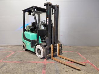Carretilla contrapesada de 4 ruedas Yale GLP20SX - 1