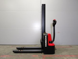 Apilador con conductor acompañante Hangcha CDD12-AMC2 