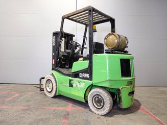 Carretilla elevadora a gas Clark CGP25 - 2