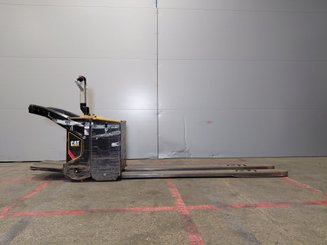 Transpaleta con conductor acompañante Caterpillar NPV20N2 - 4