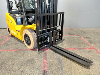 Carretilla contrapesada de 4 ruedas Hangcha XE25i ( CPD25-XEY2HA-SI )