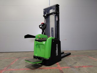 Apilador con plataforma Hangcha CDD16-XT1S-SI