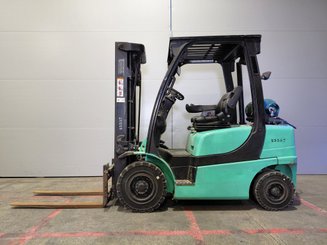 Carretilla elevadora a gas Yale YALE GLP25 - 4